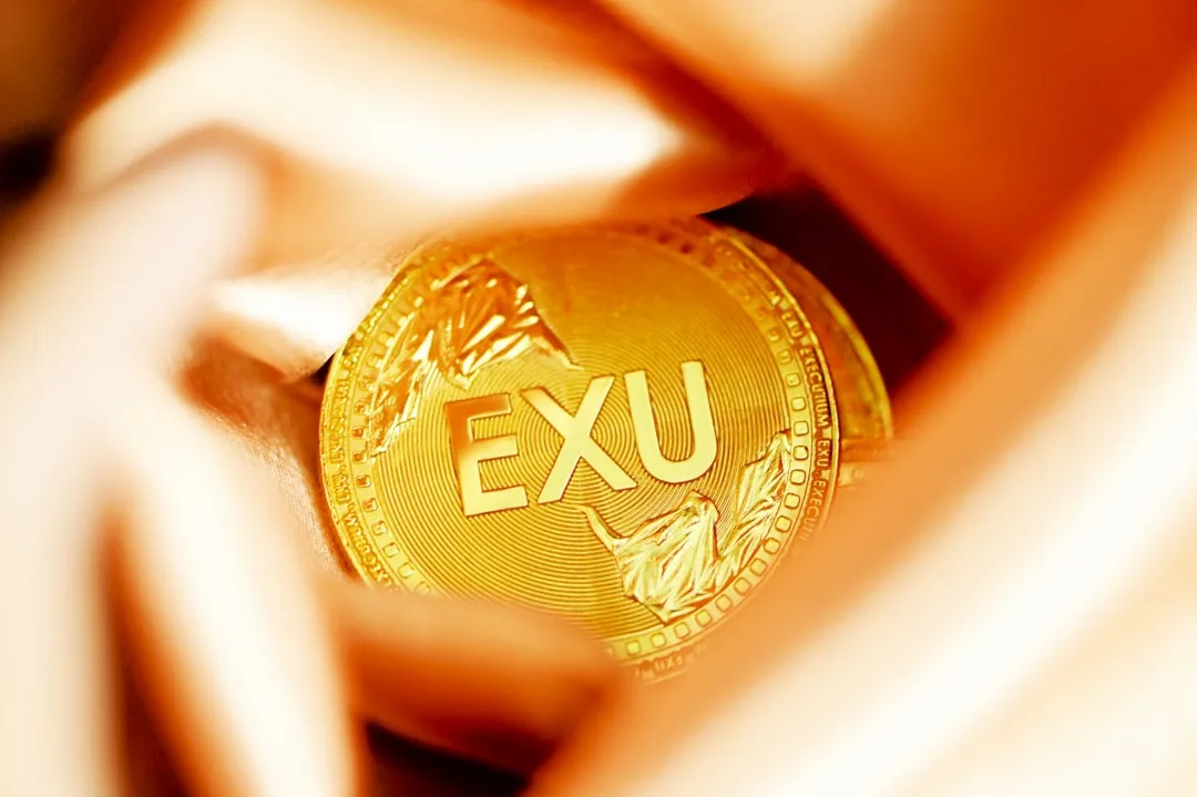 Bitcoin peer-to-peer network architecture decentralized transaction processing